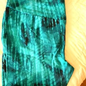Terra & Sky Green Tie-Dye Leggings. Size 3X (24W-26W)